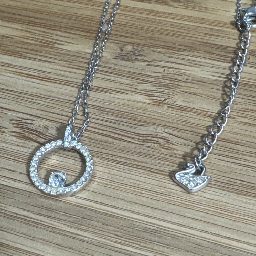 Swarovski Crystal Pave Circle Pendant Necklace Silver Tone Swan Signed 18”
